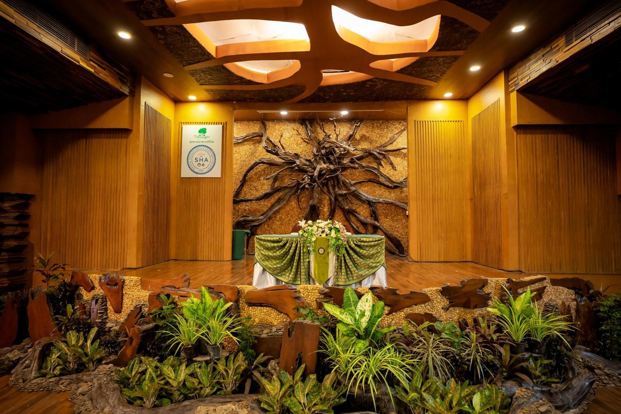 Hotel Tamnanpar 5*