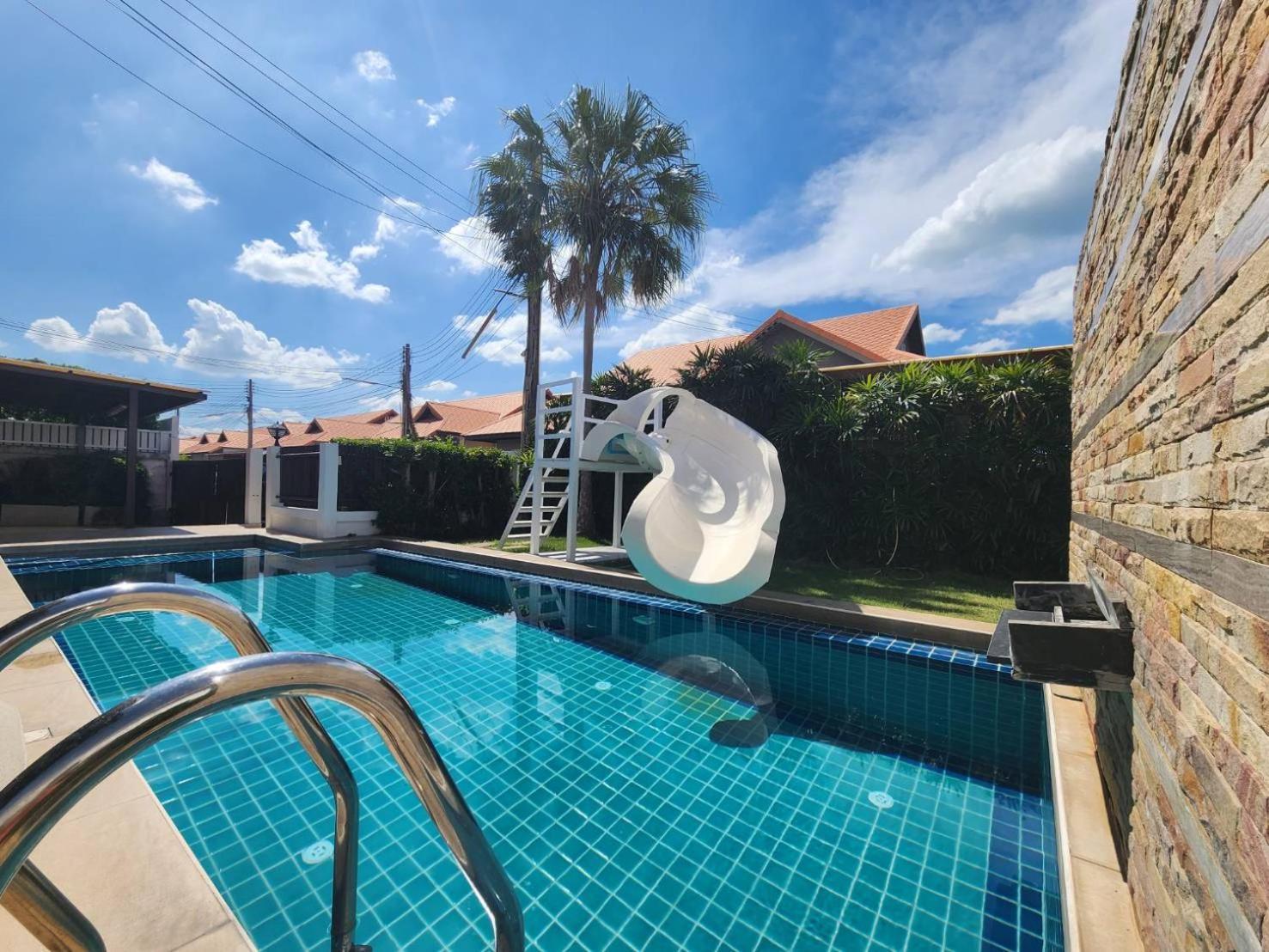 Anb Poolvilla Grand Modern 3br For 10pax Villa Jomtien Beach