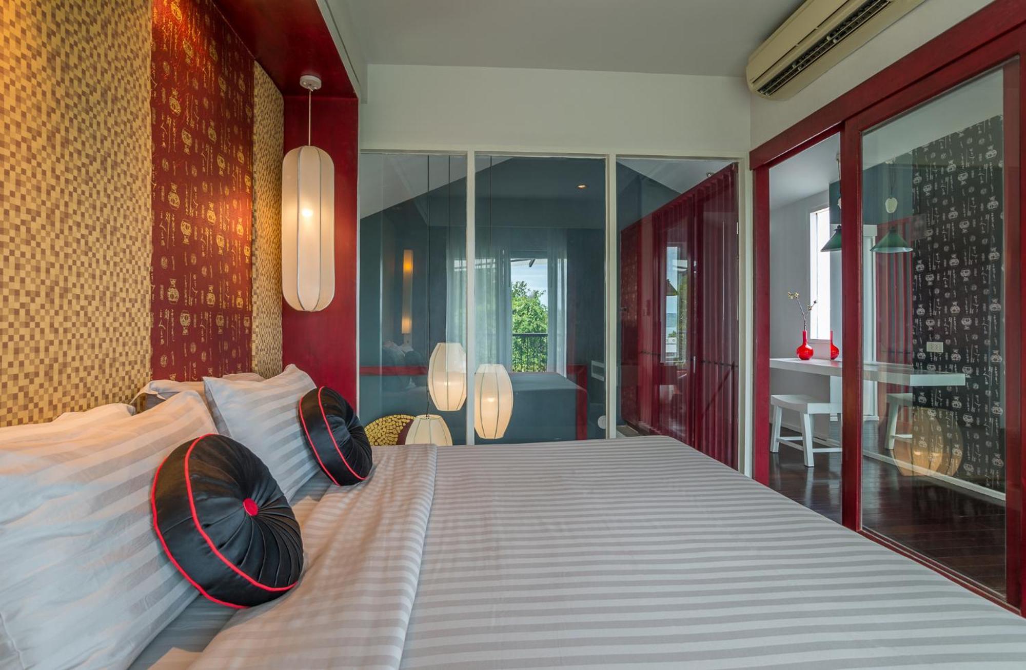 Red Ginger Chic - Sha Extra