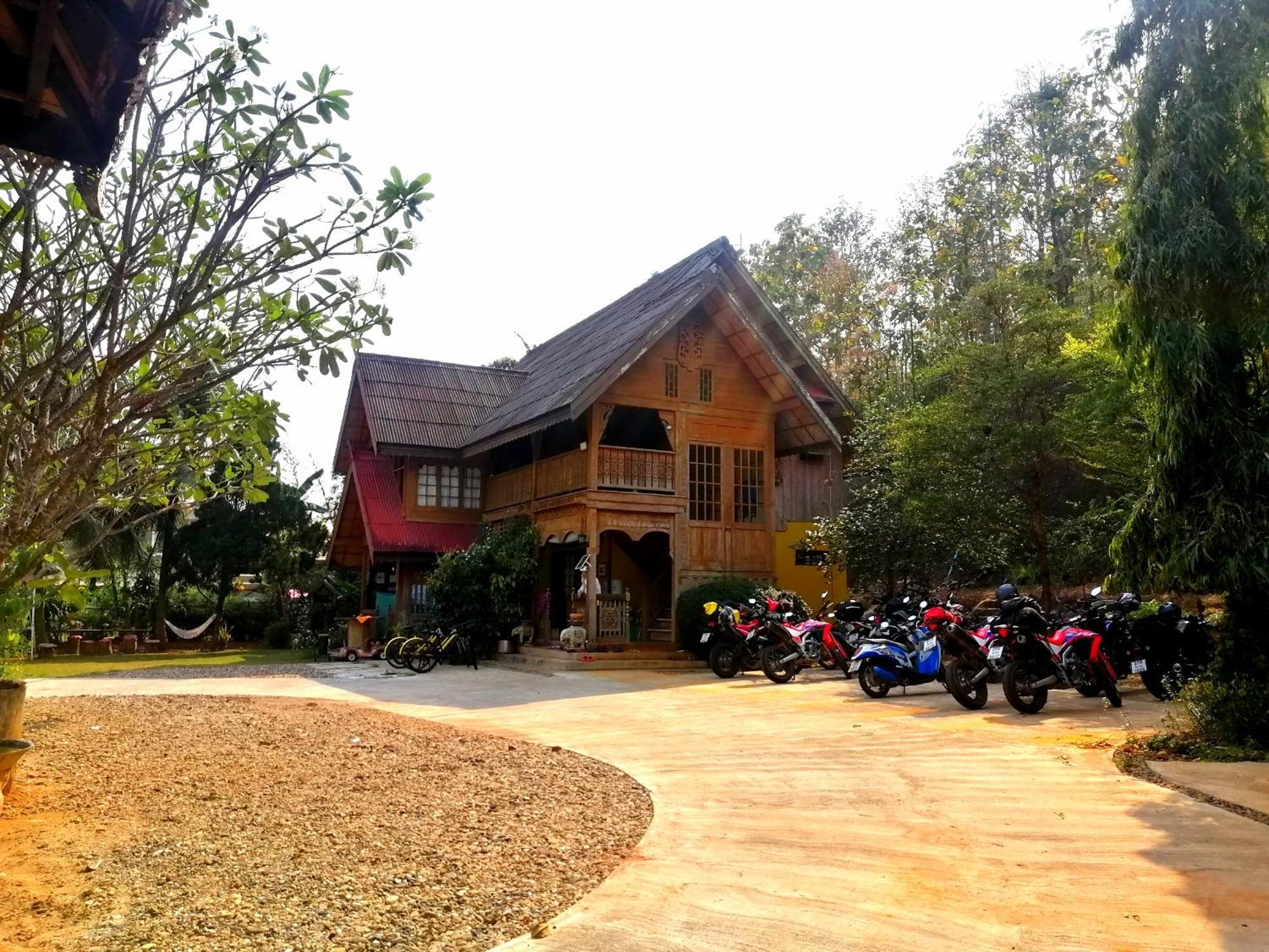 Crossroads House Resort 2*