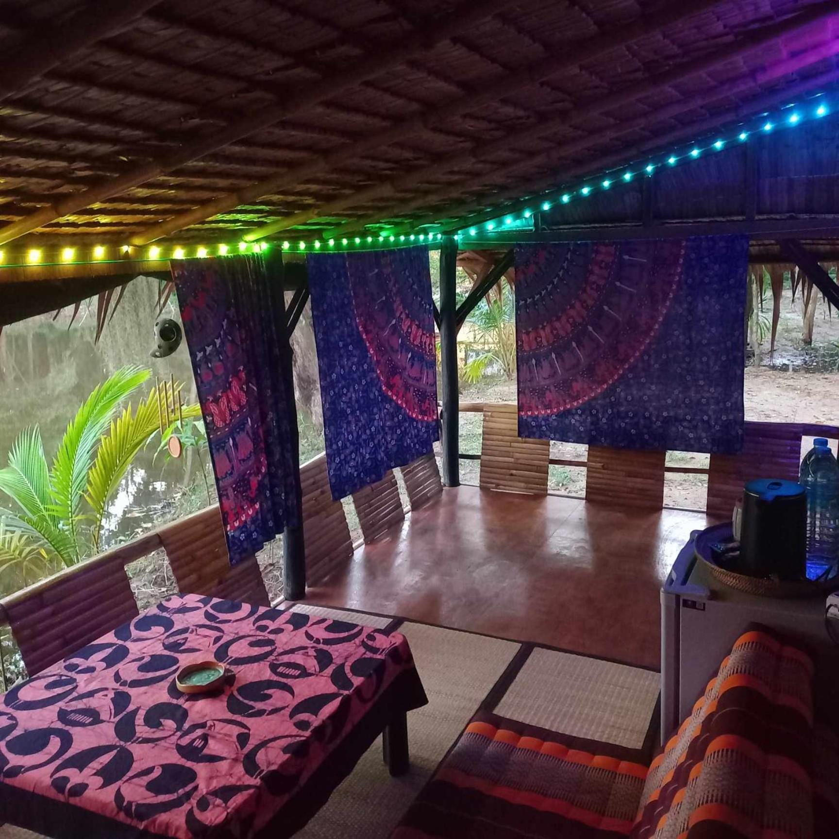 Bar Horizon Hostel Chumphon