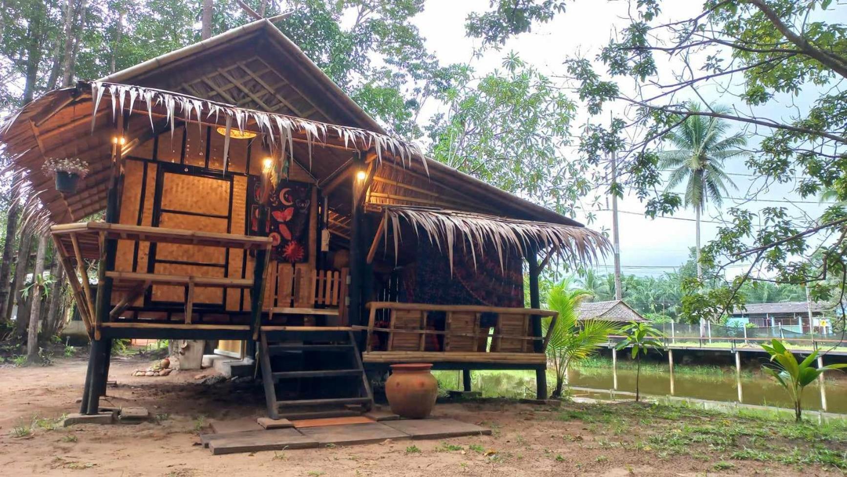 Bar Horizon Hostel Chumphon