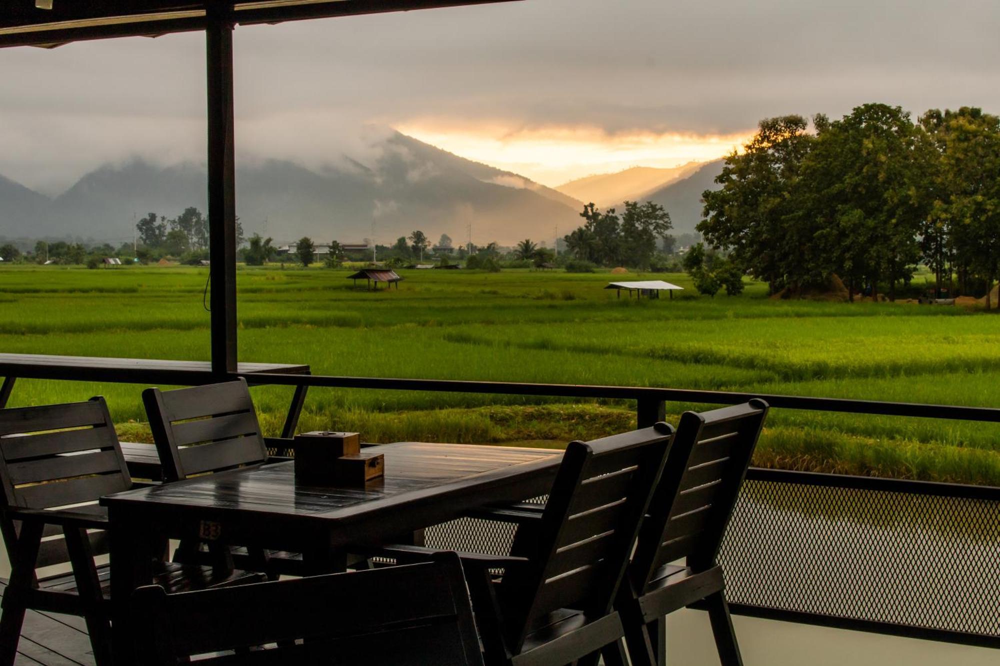 Sangthong At Chiang Klang