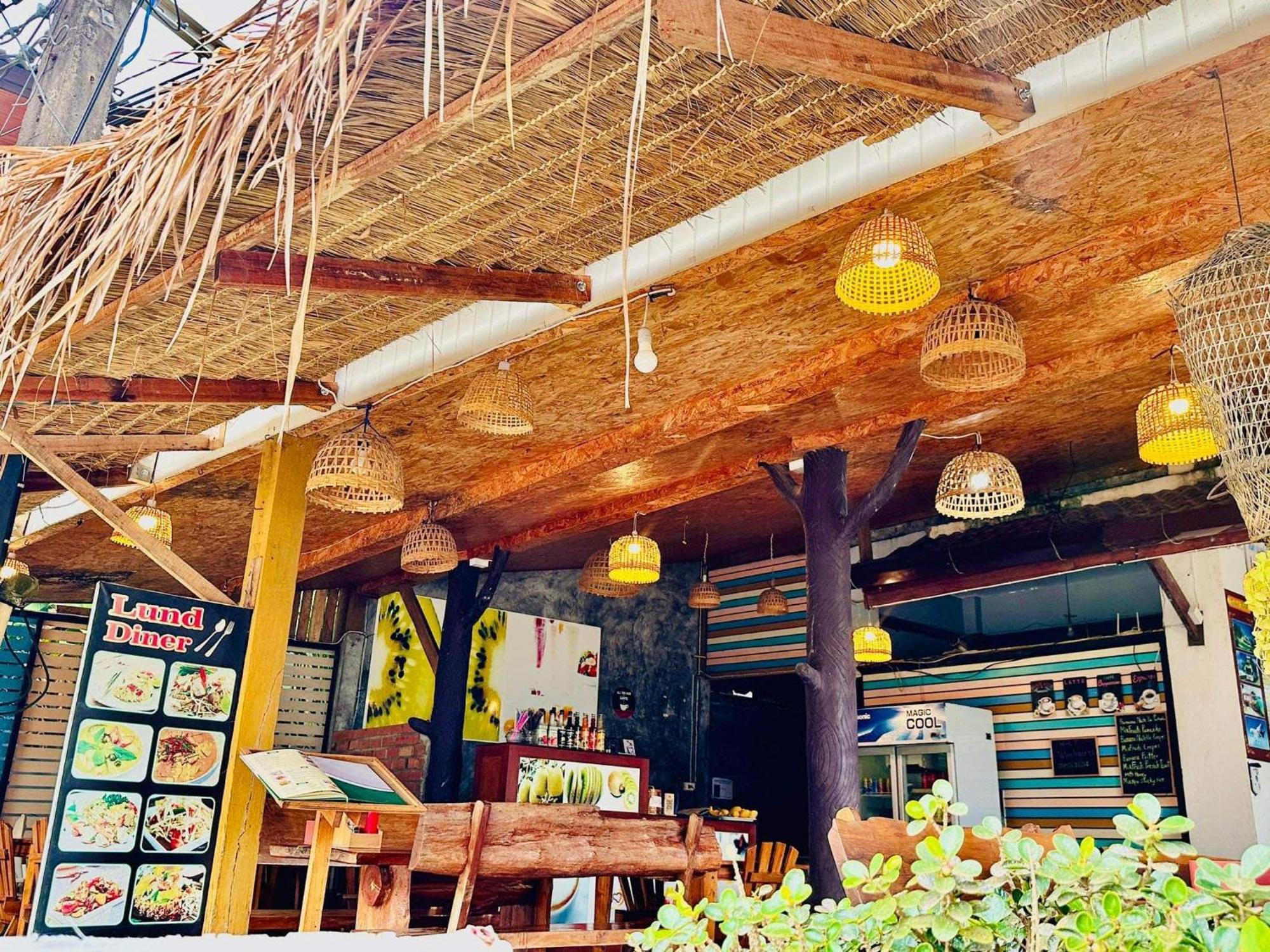Lanta Nature House Hostel