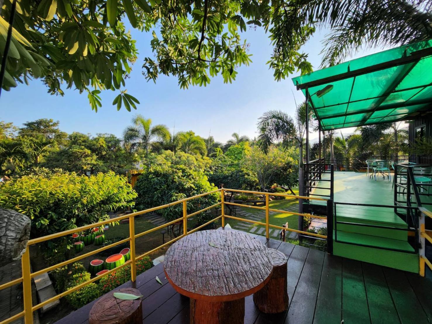 Box At Pran Resort Sam Roi Yot