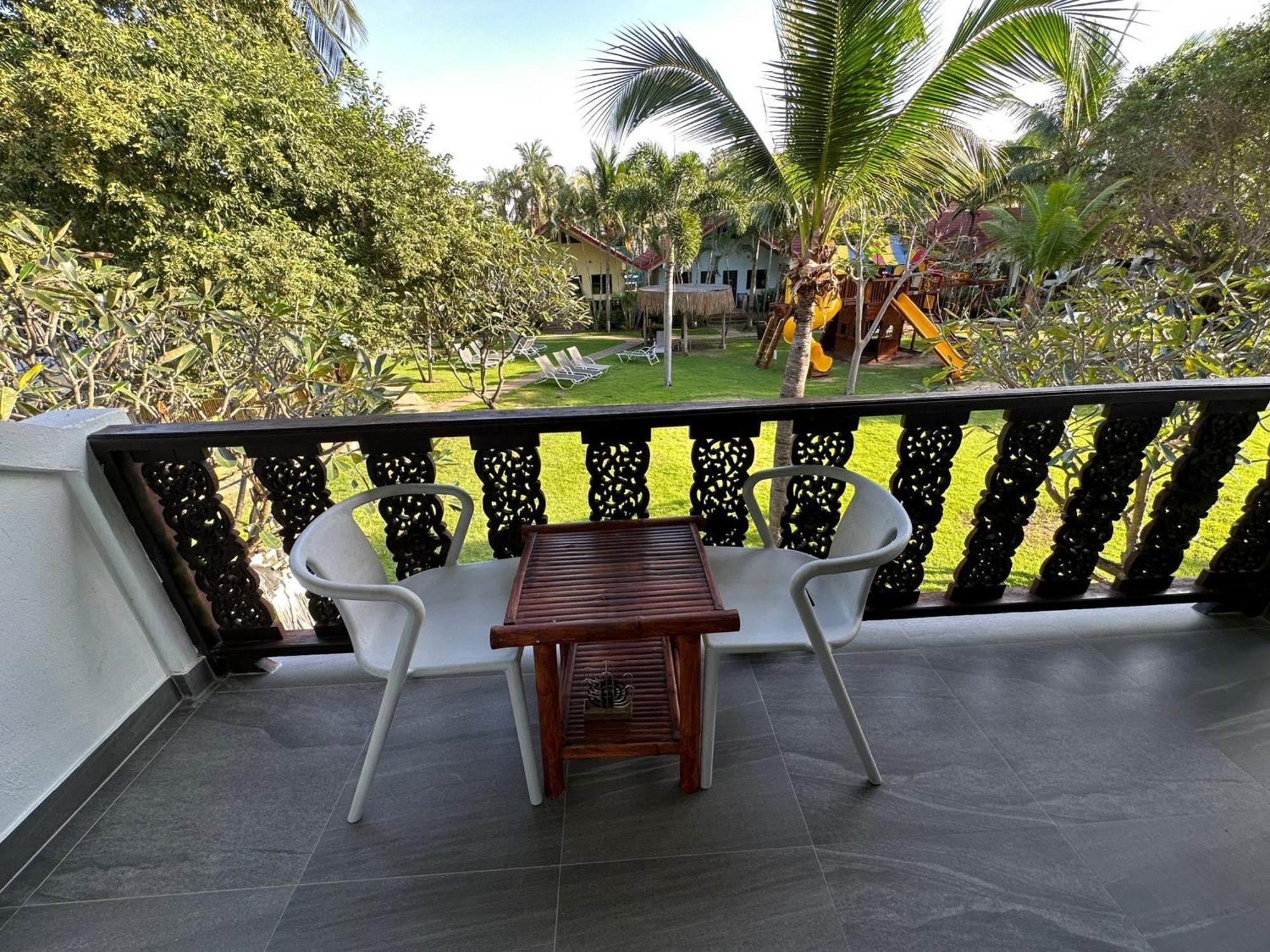 Dolphin Bay Resort 3*
