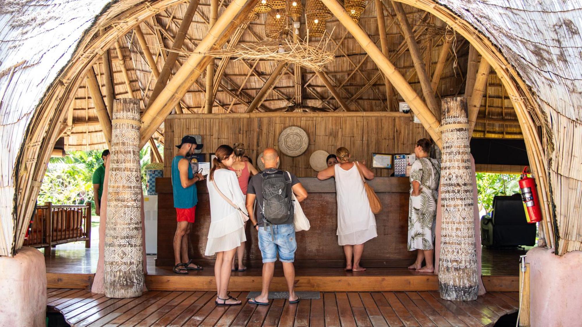 Long - Sha Extra Koh Lanta