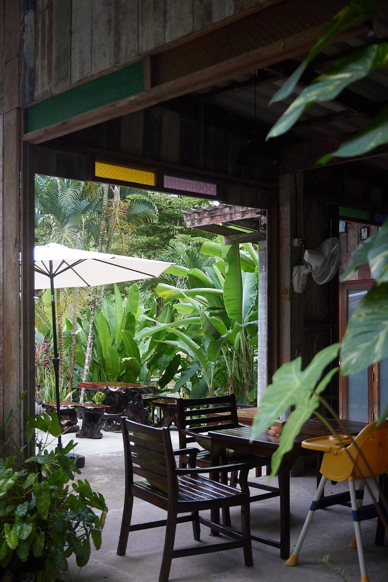 Wave-f Resort Ko Kut