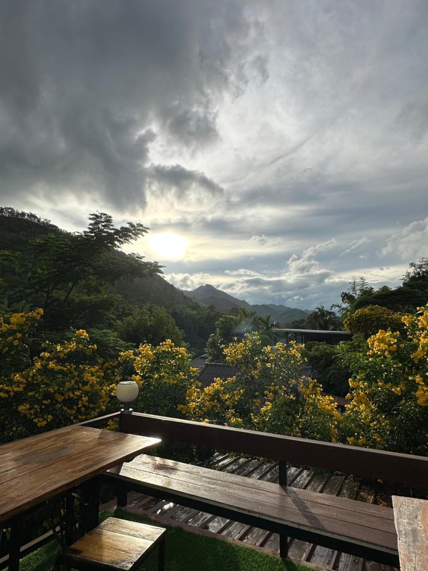 Resort ชอว์ งาทอง รีสอร์ต Chor Ngar Thong Erawan *