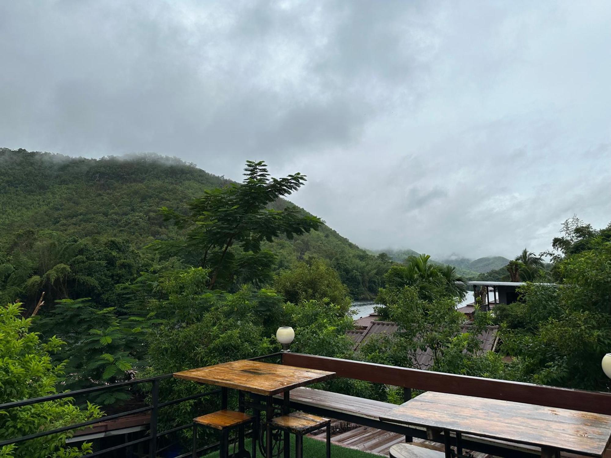 ชอว์ งาทอง รีสอร์ต Chor Ngar Thong Erawan Kanchanaburi
