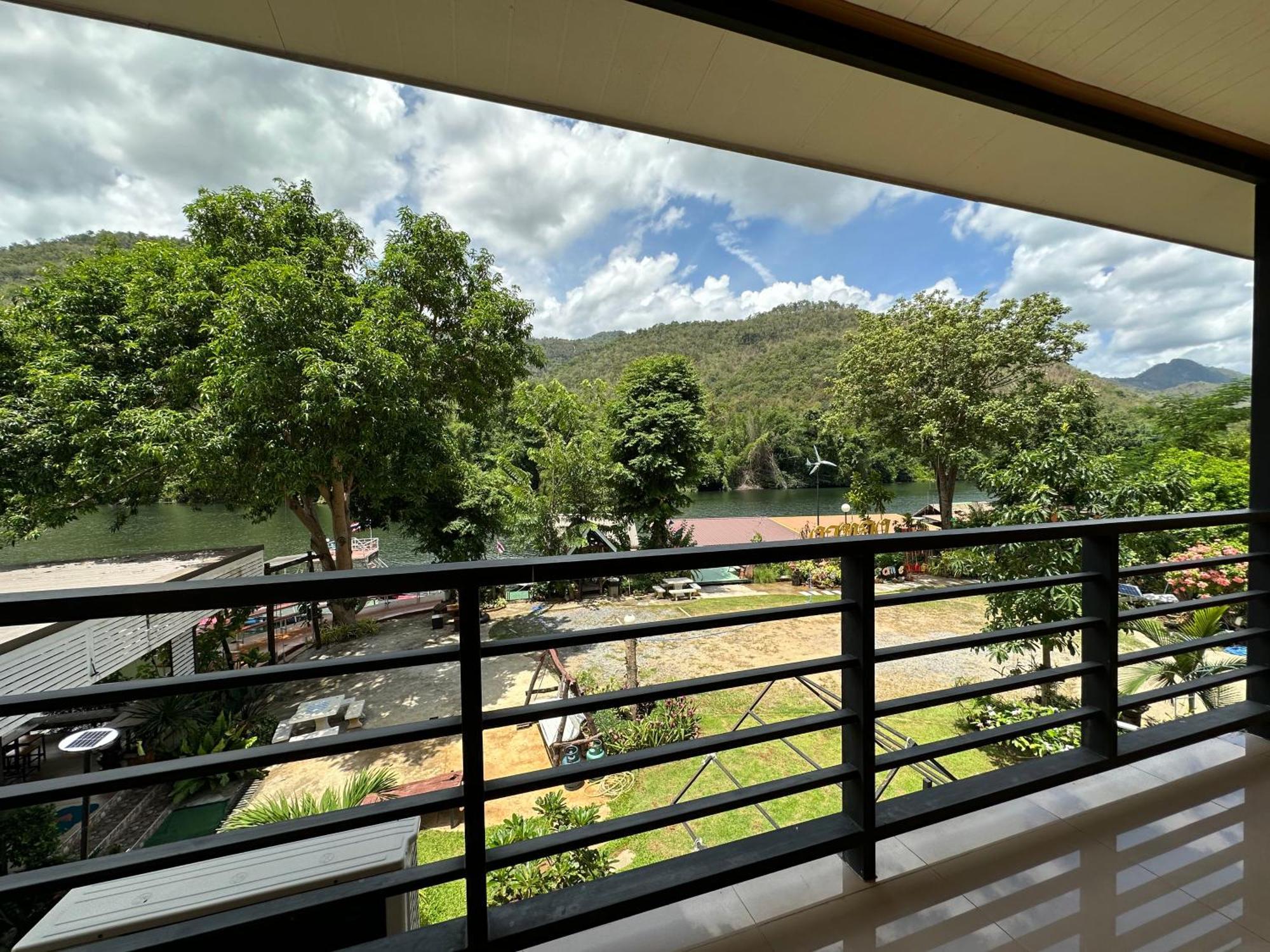 ชอว์ งาทอง รีสอร์ต Chor Ngar Thong Erawan * Kanchanaburi