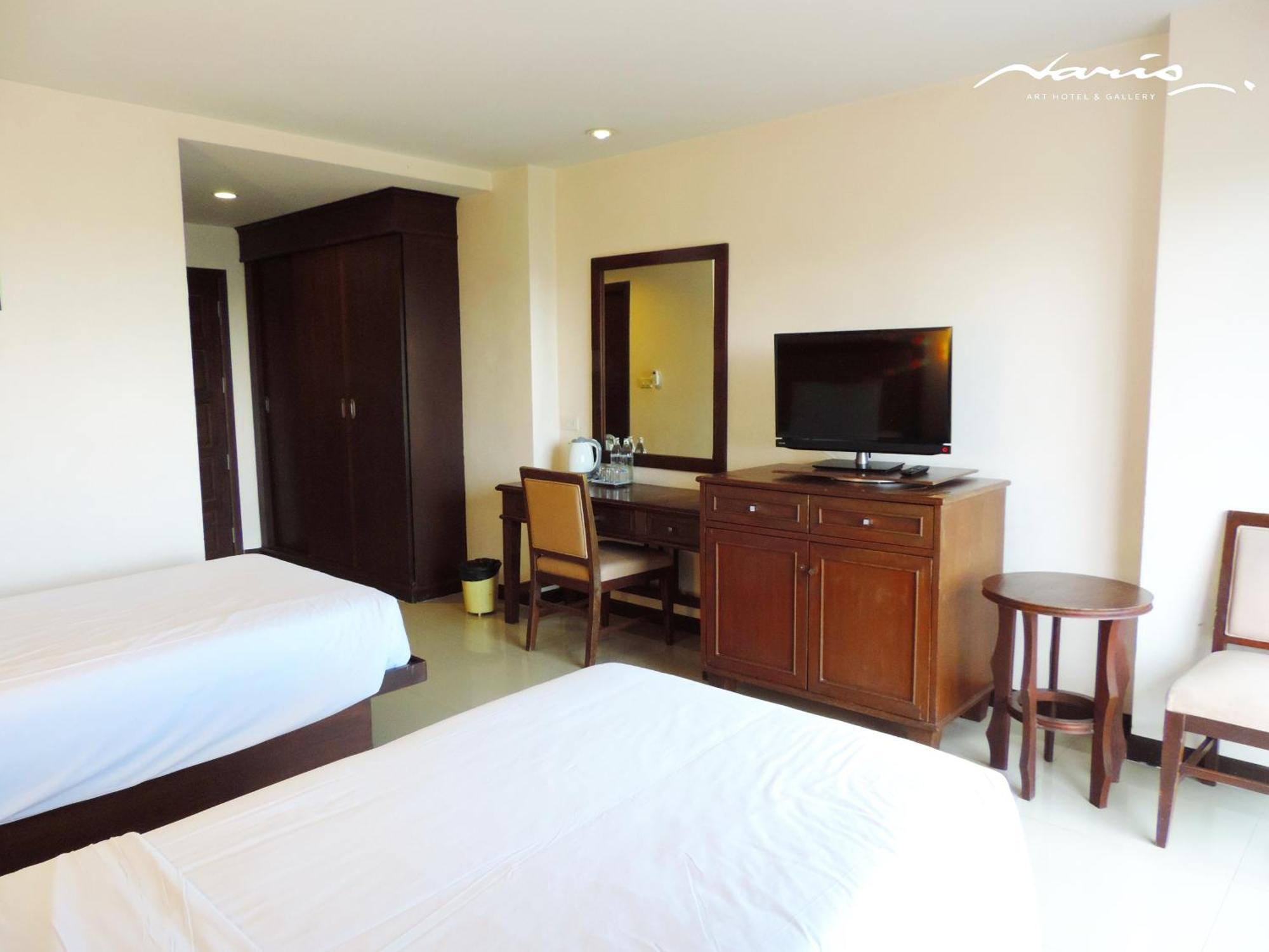 Hotel Naris Art 3*