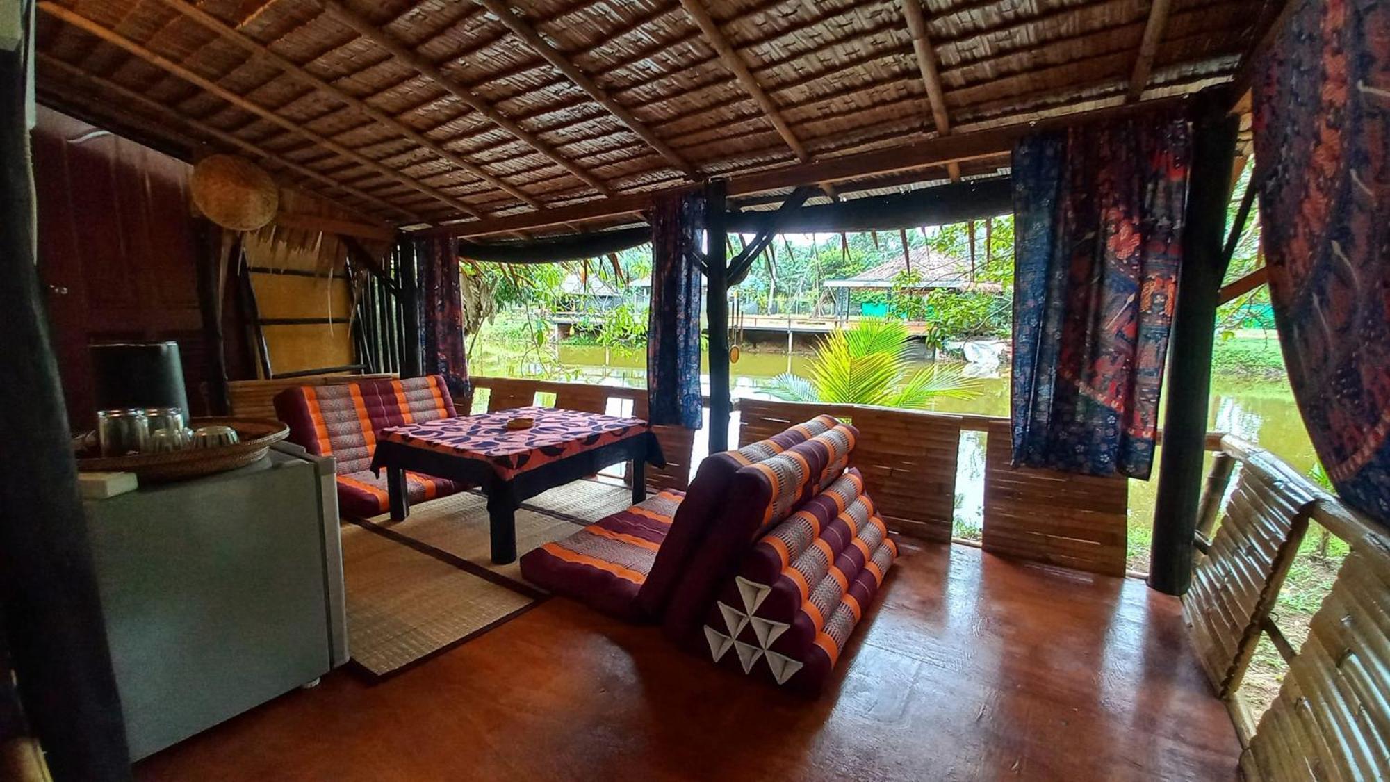 Hostel Bar Horizon Chumphon