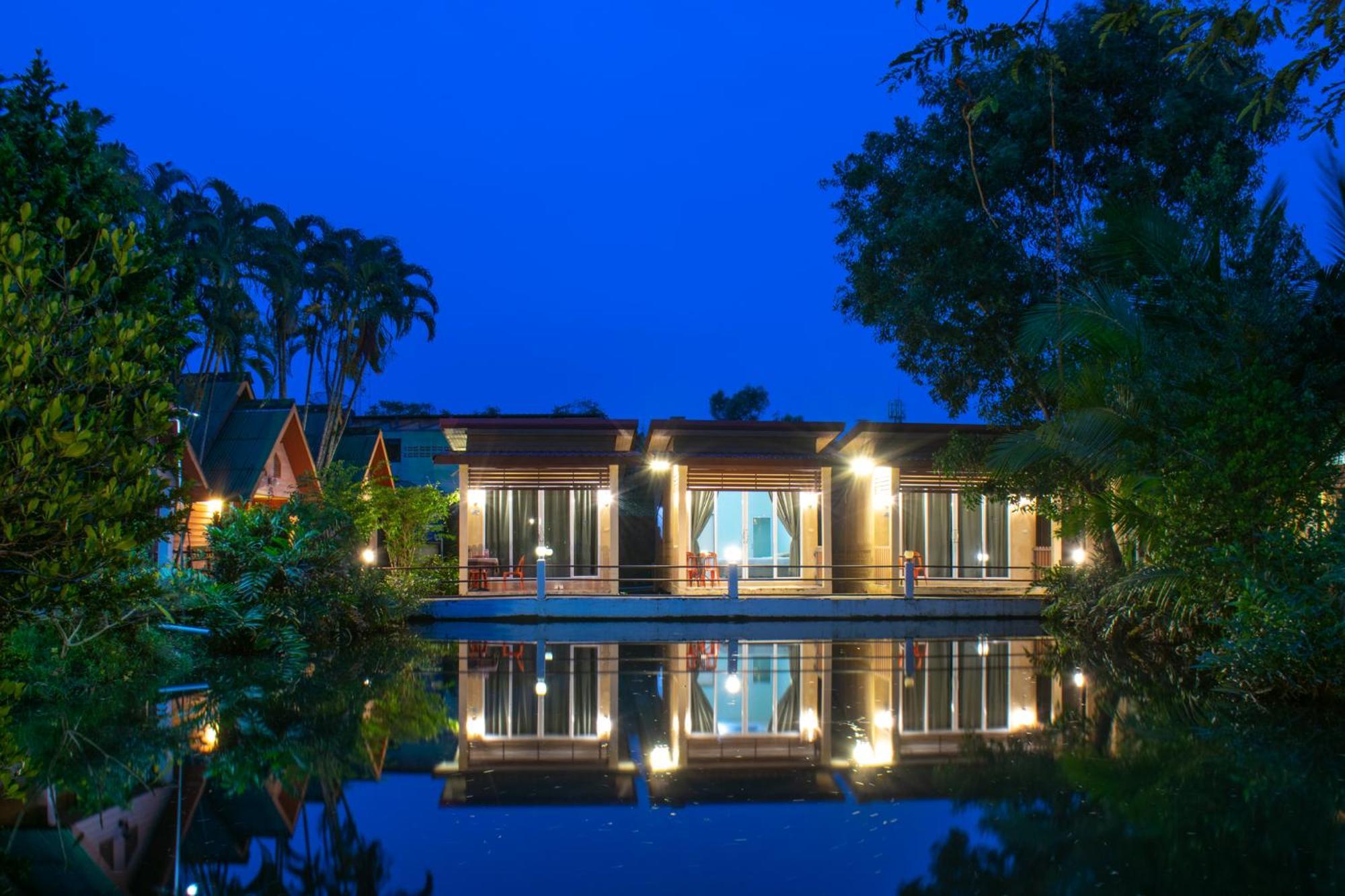 Resort Best House Langu
