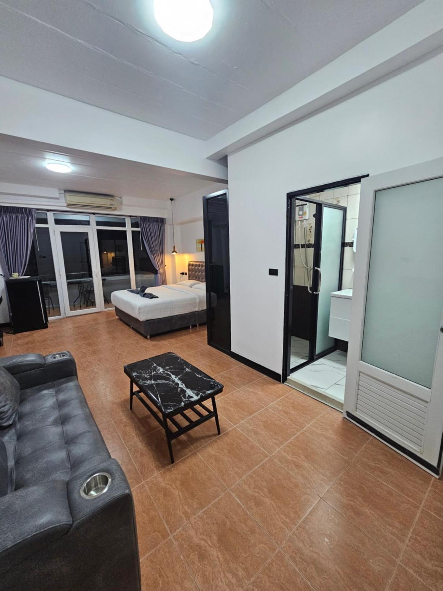 Hotel Happy 3*