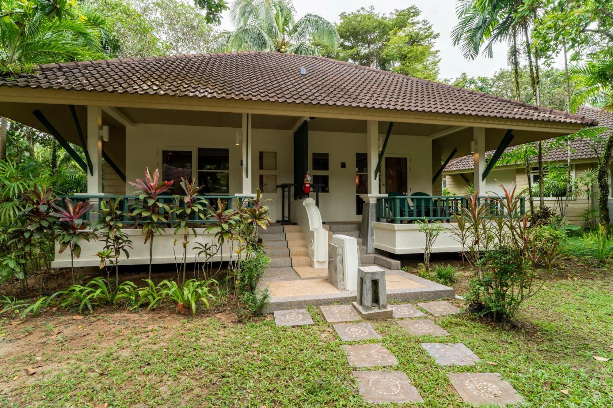 Resort Baan Khaolak 4*