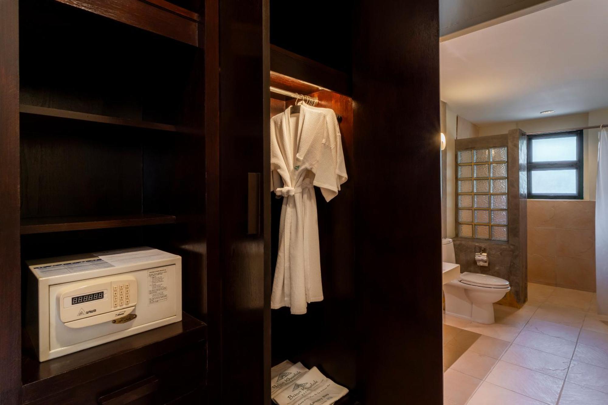 Resort Baan Khaolak 4*