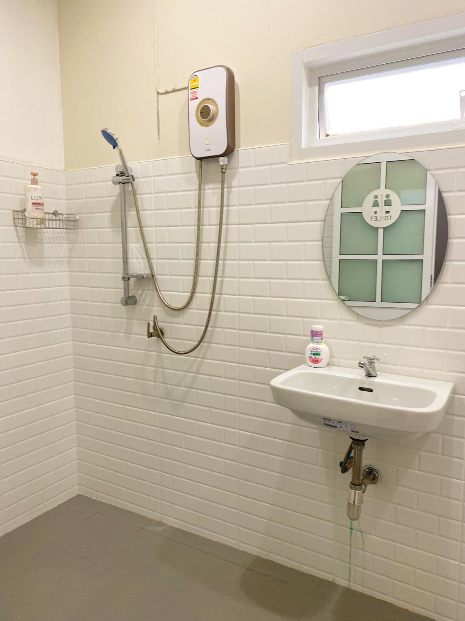 Private With Share Bathroom At Little Wild House Khaosok