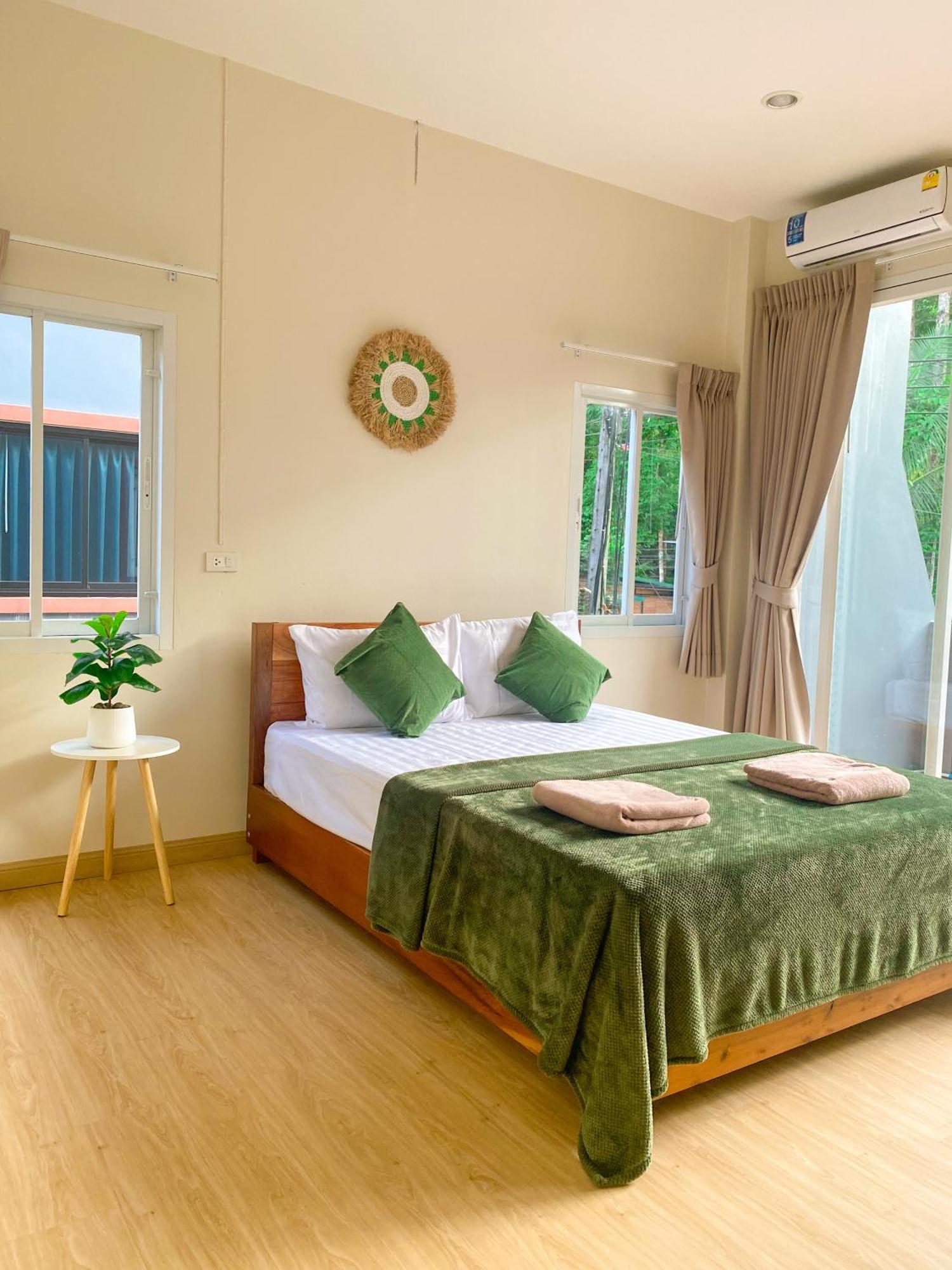 Private With Share Bathroom At Little Wild House Khaosok Homestay Khao Sok National Park