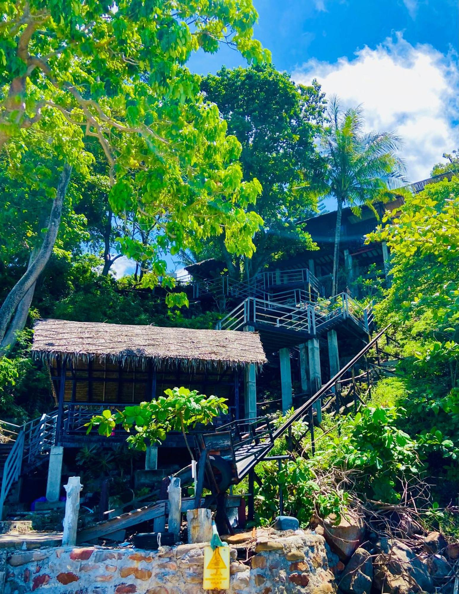 Hip Seaview @