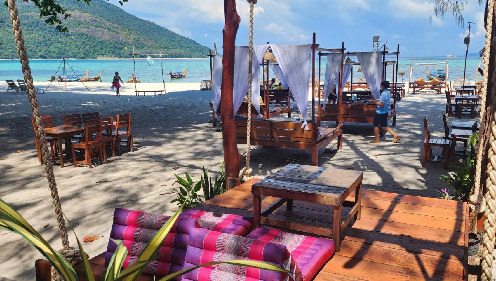 Lipe Beach Resort 3*