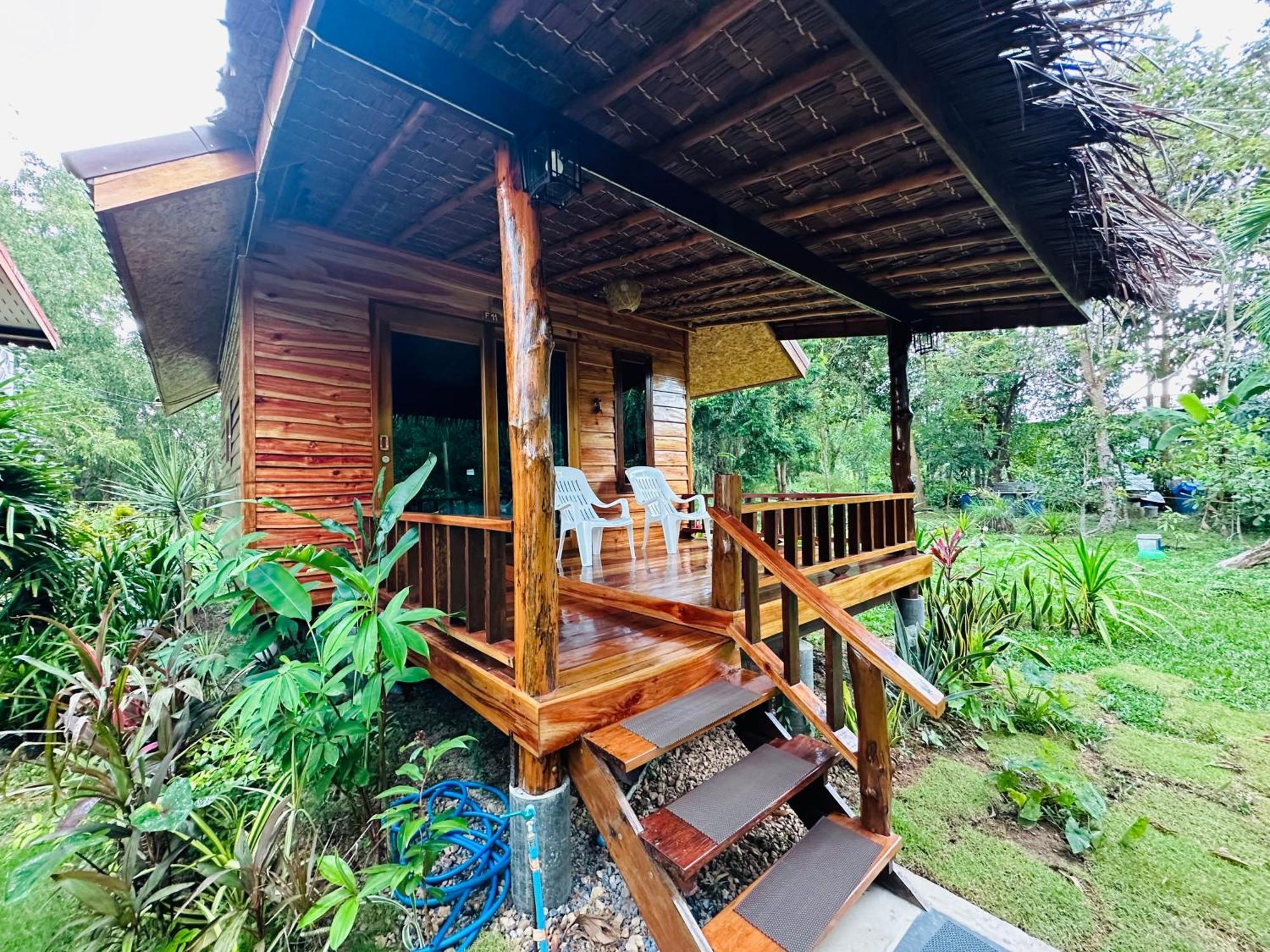 & Hostel Koh Jum