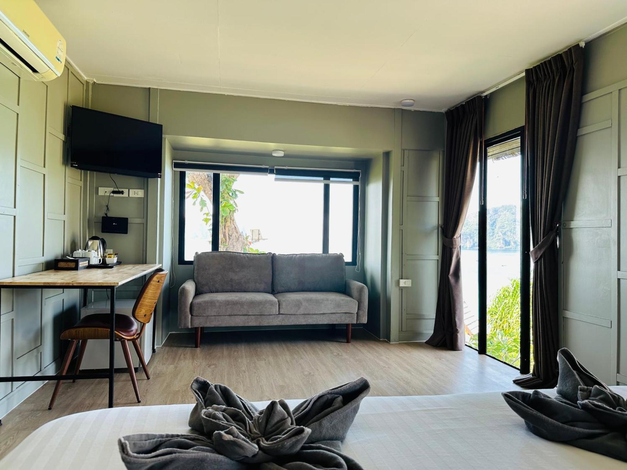 Resort Hip Seaview @ 3*