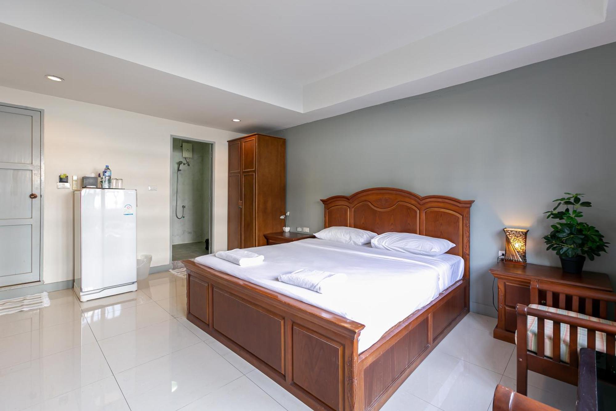 Wong Amat House 2*