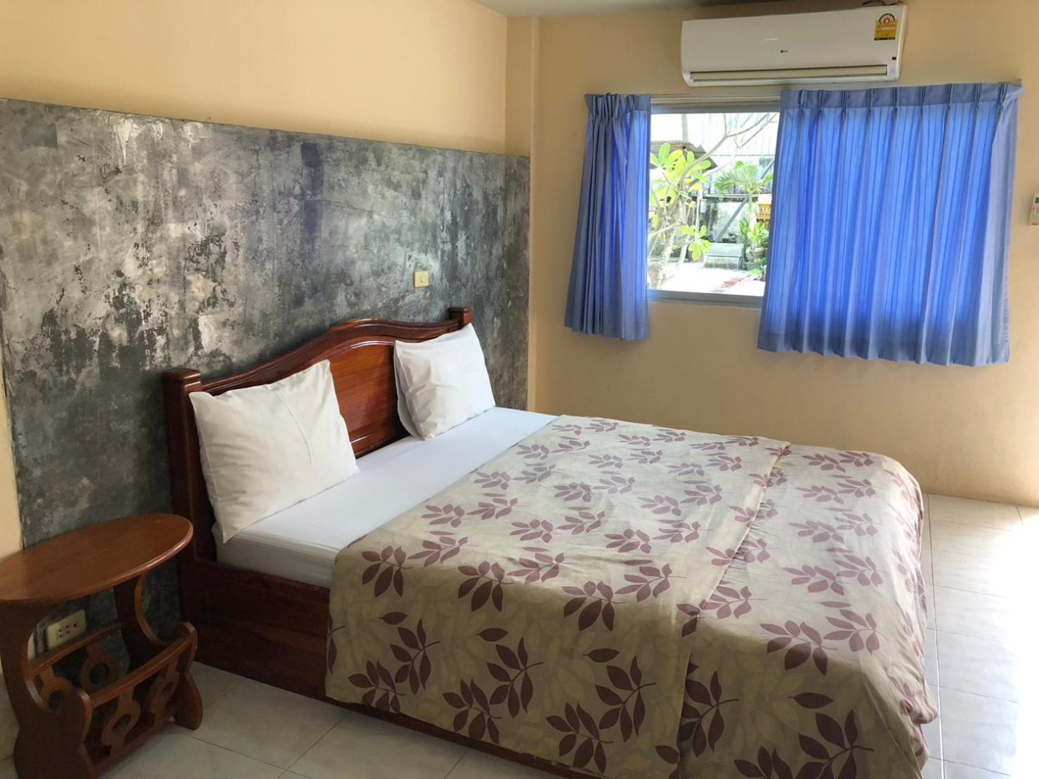 Ratchaphruek Hotel 2*