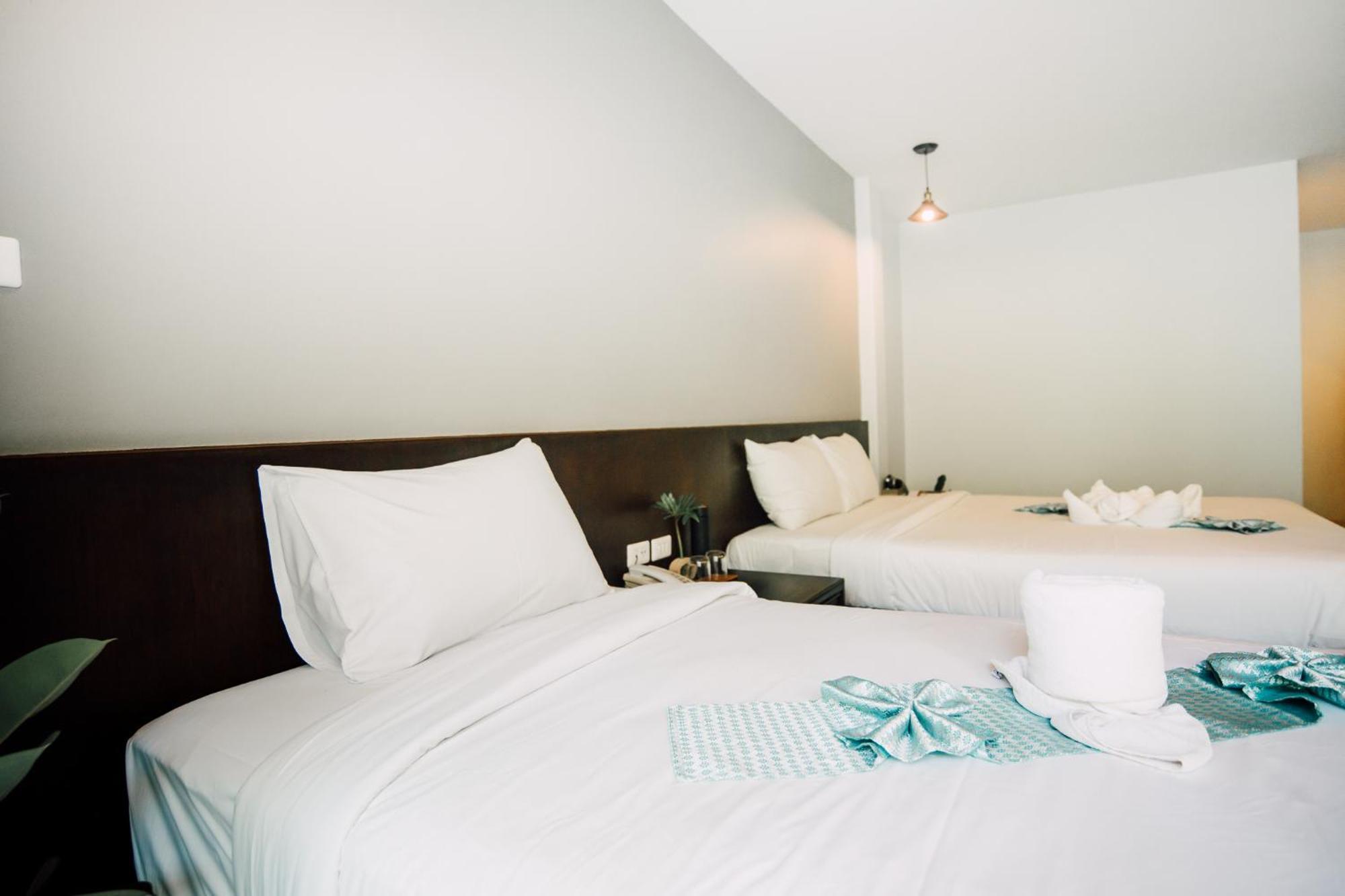 Harvest House Hotel