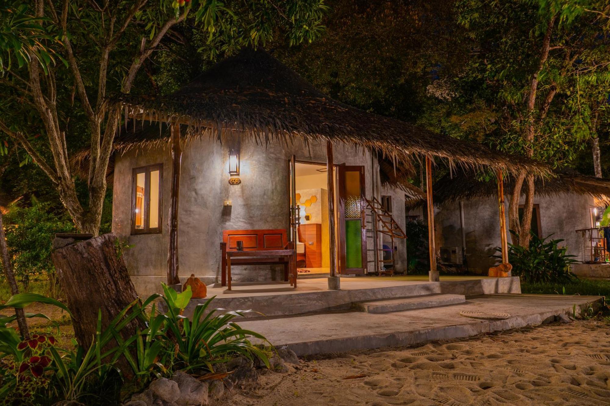 The Tropical Lodge *