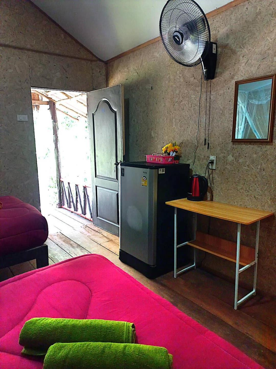 Lanta Maikeaw * Koh Lanta