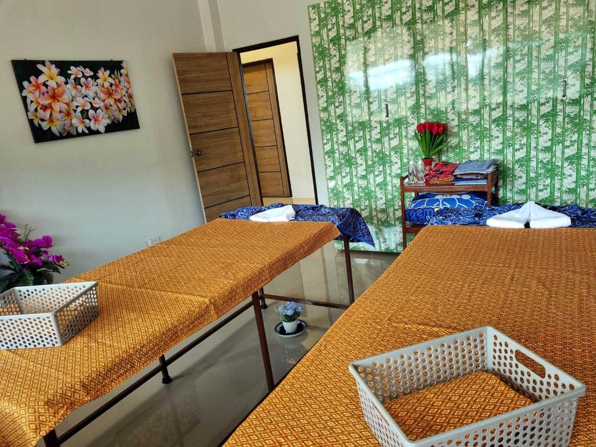 Bua Daeng Resort *