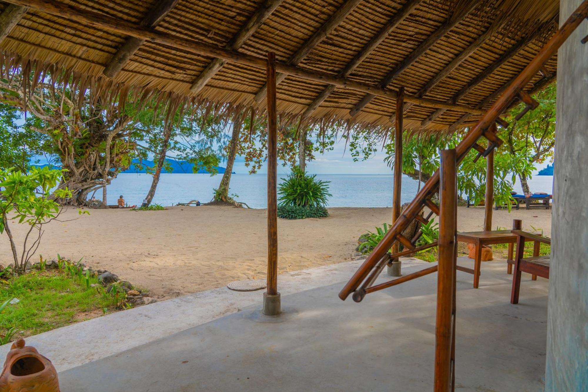 Lodge The Tropical *