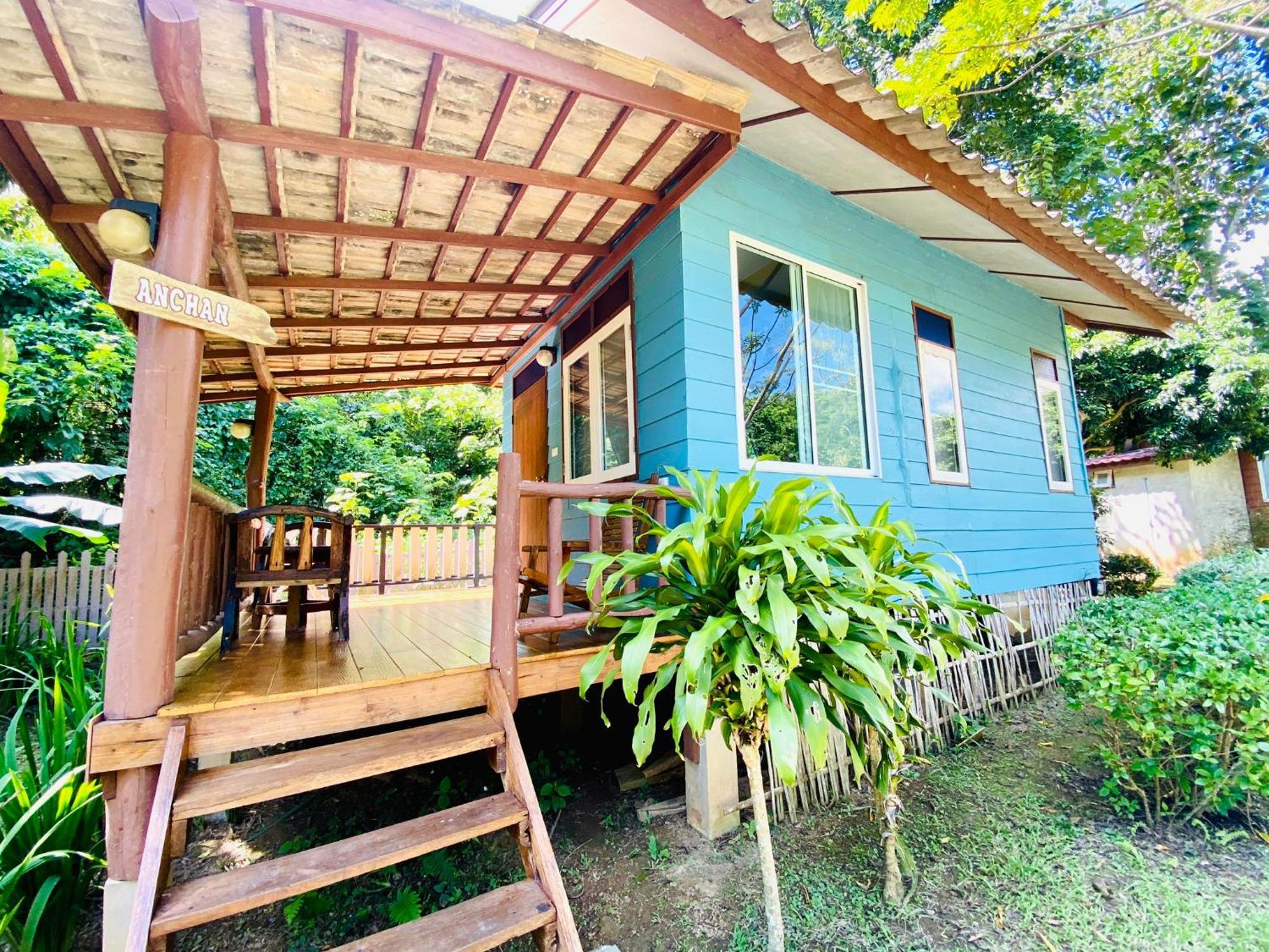 At Chiang Dao, Pooch Lovers Ban Tham (Chiang Dao)