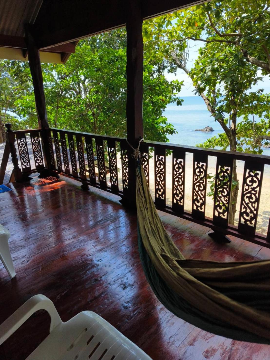 Kohjum Seafront Guest house 2*
