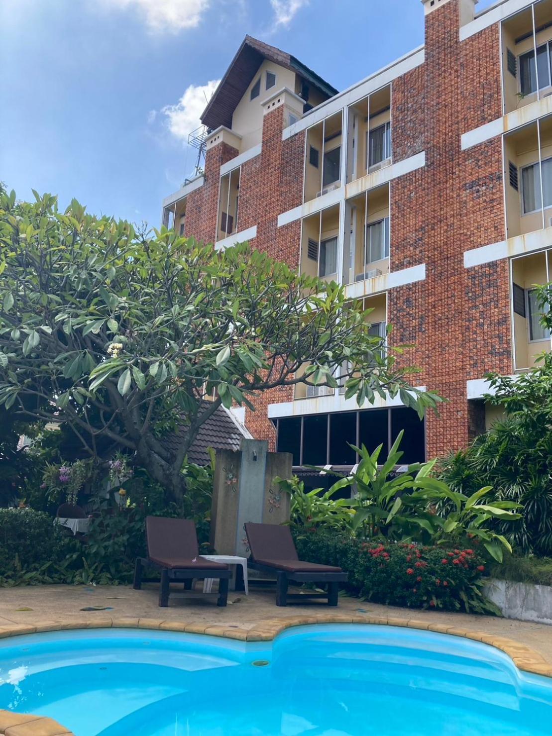 Wiriya House Hostel *