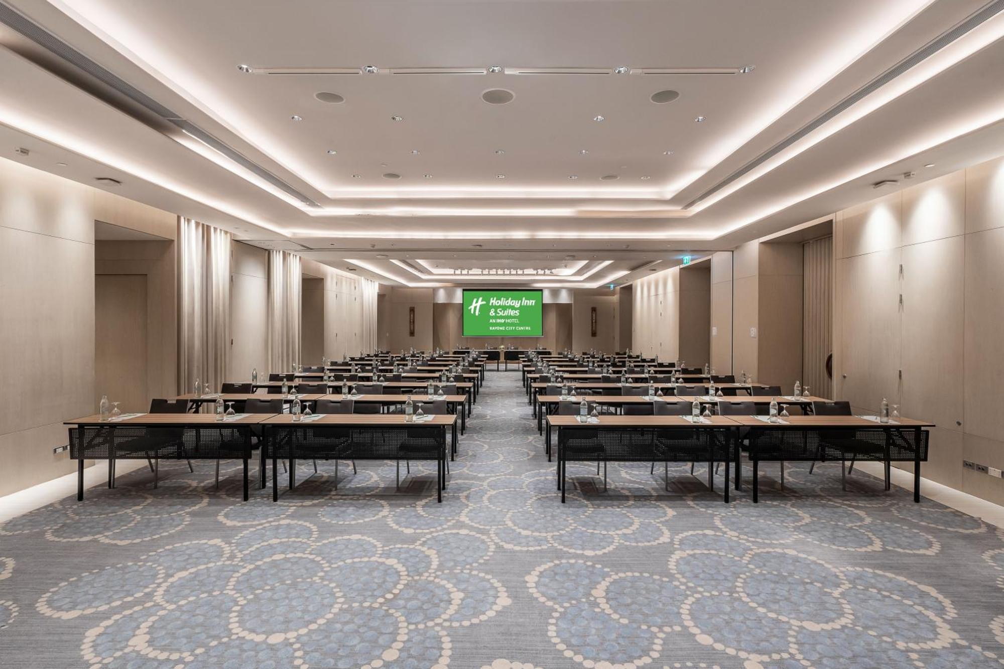 Hotel & Centre By Ihg