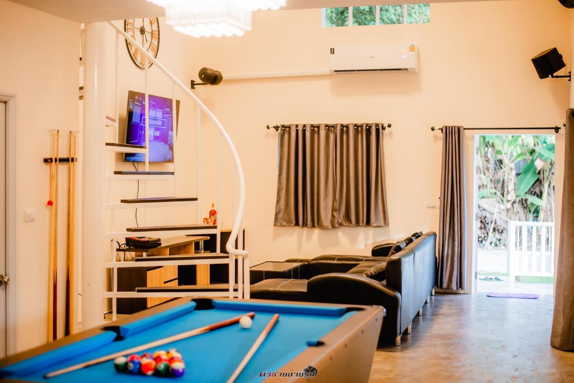 Poomvarin Resort