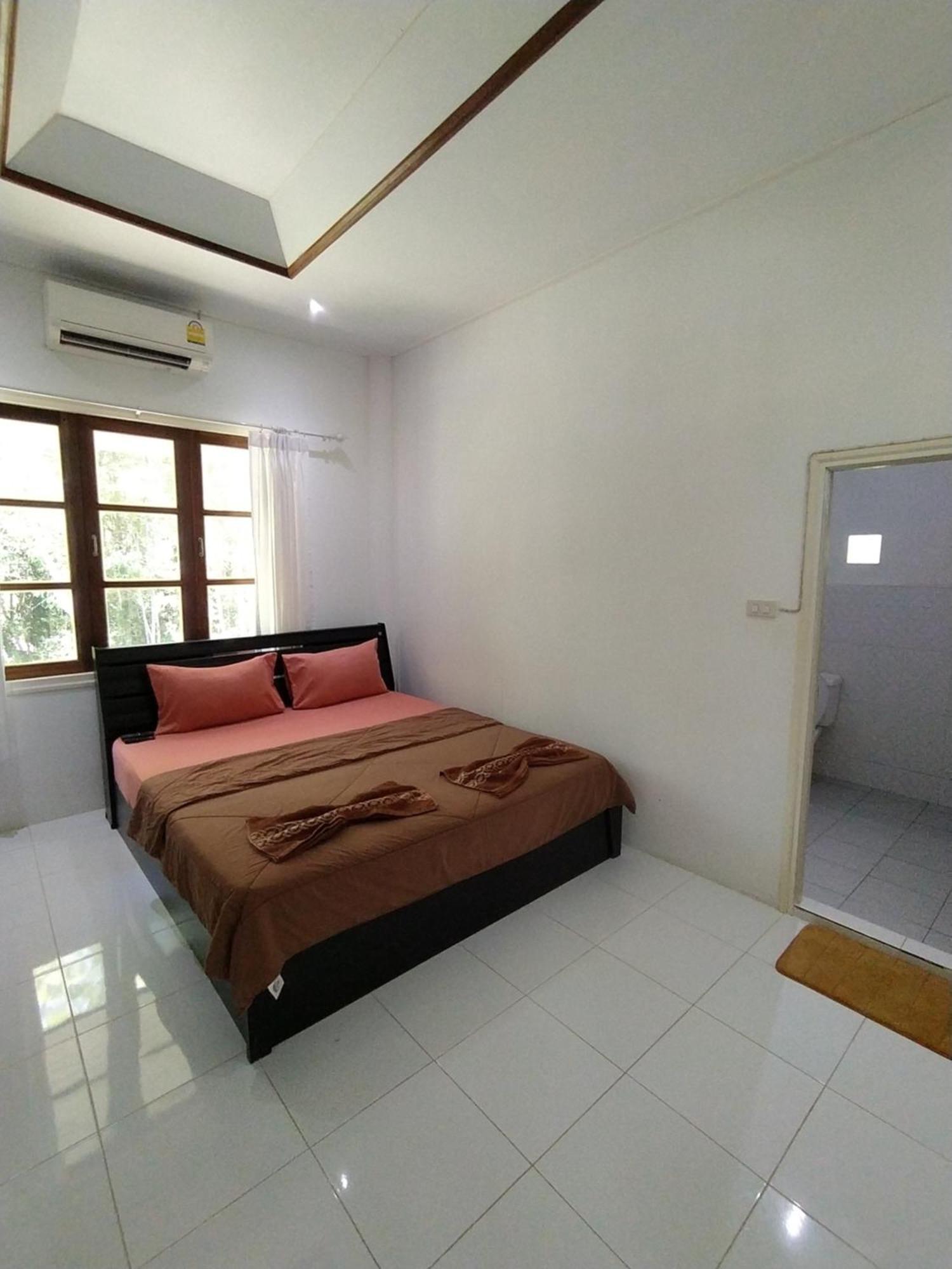 Kood Life Guest house 4*