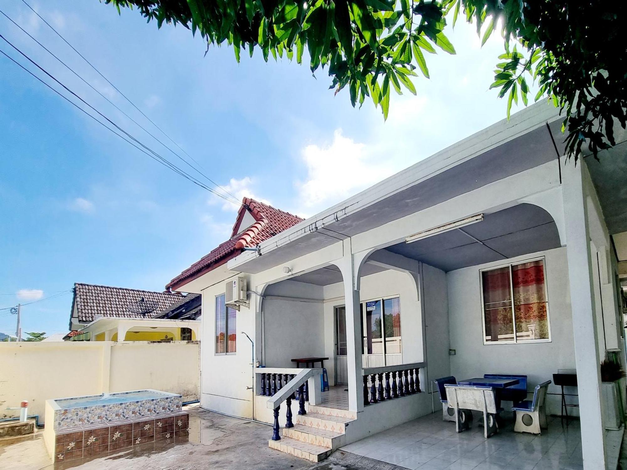 Mae Rampung House คาราโอเกะและสระเด็ก Casa de férias