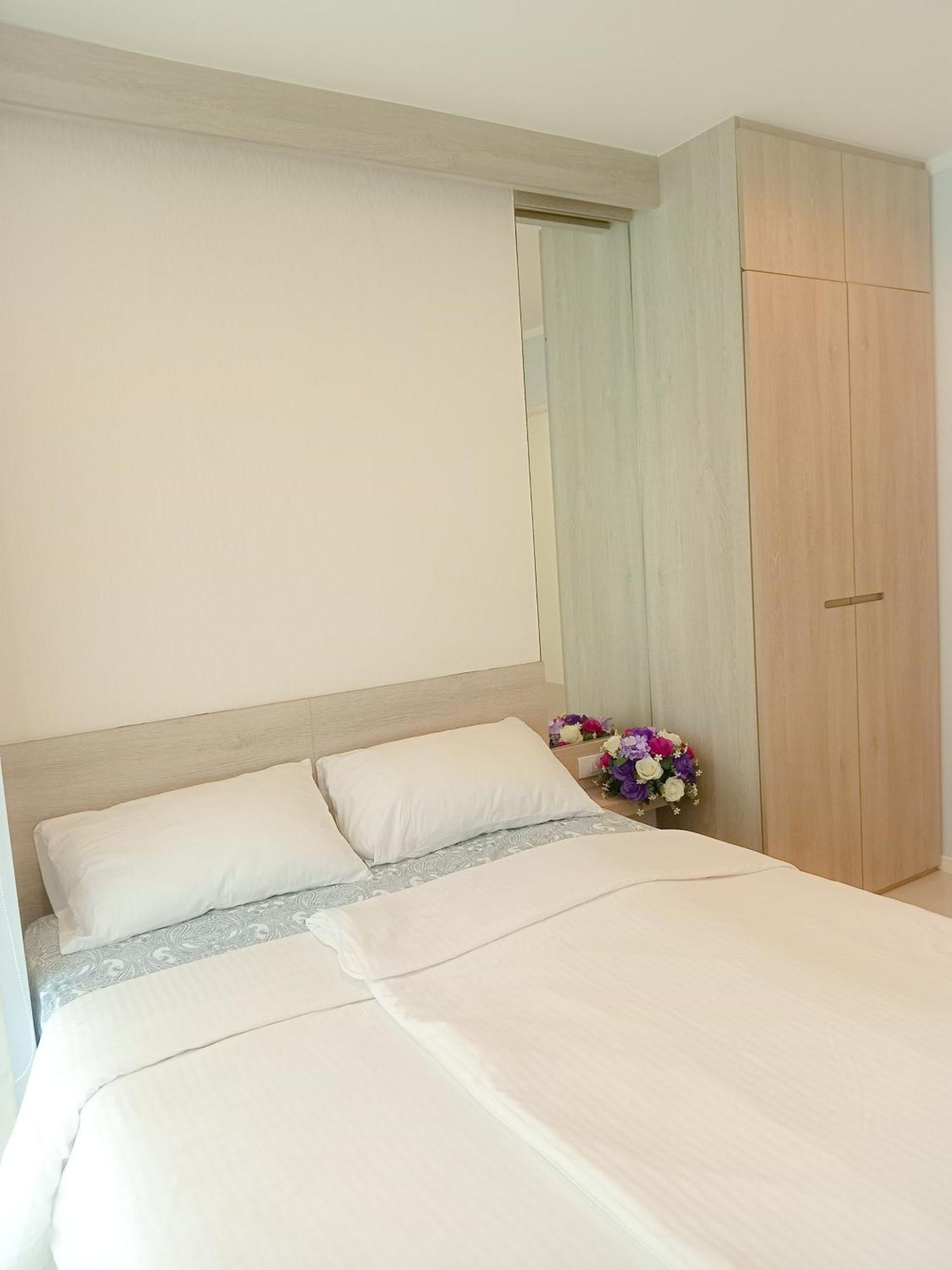 Beachfront 50 Meters Apartment Cha-Am
