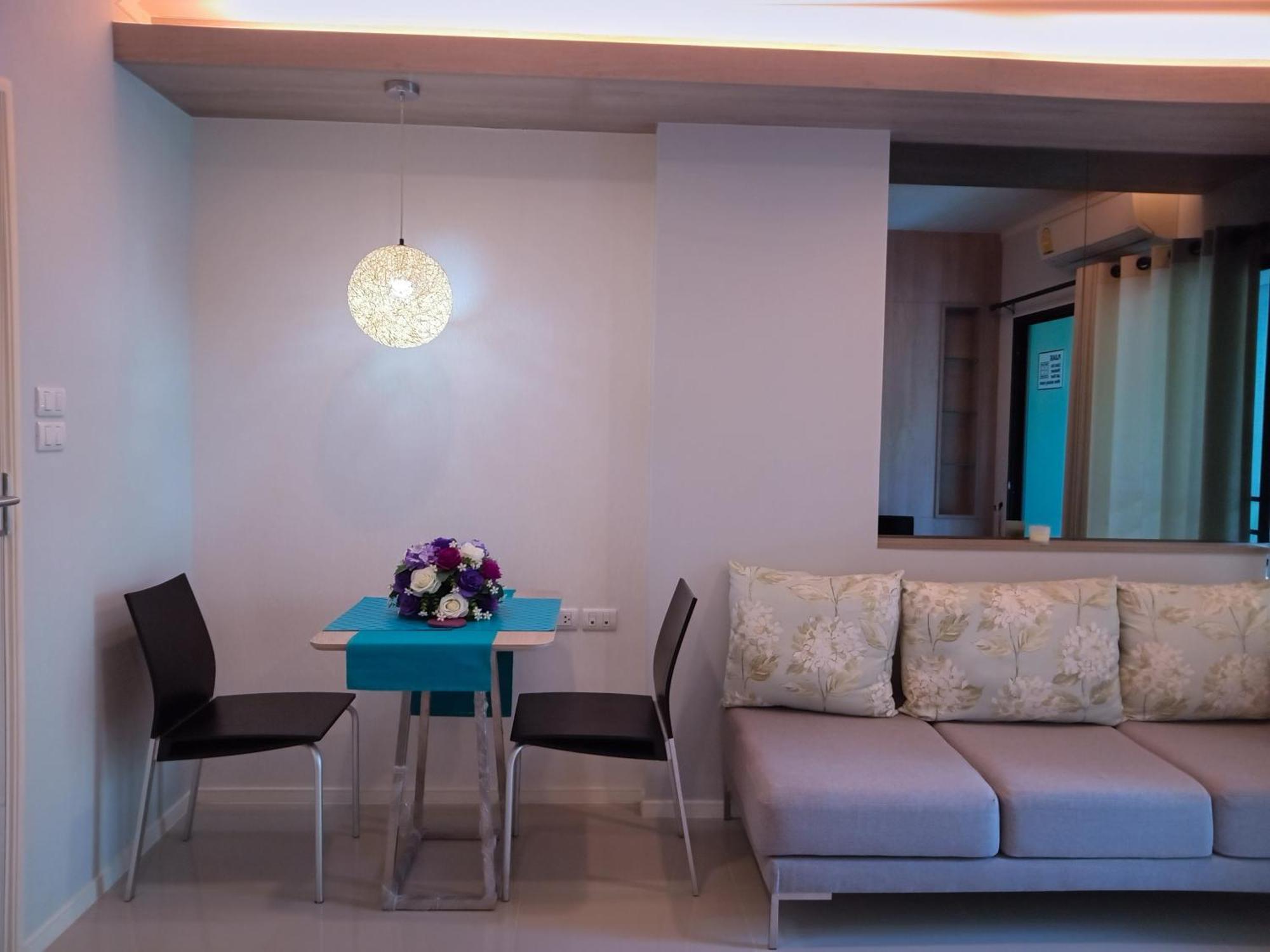 Beachfront 50 Meters Apartment Cha-Am