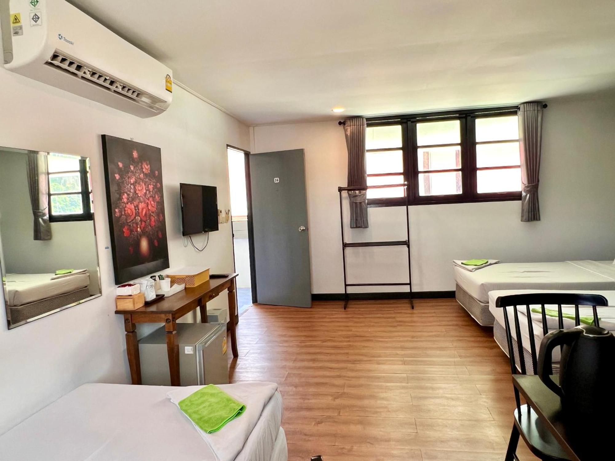 Phi Phi Inn Inn