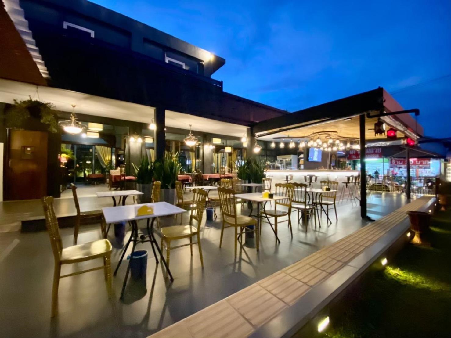 Hotel The Bridge Kanchanaburi