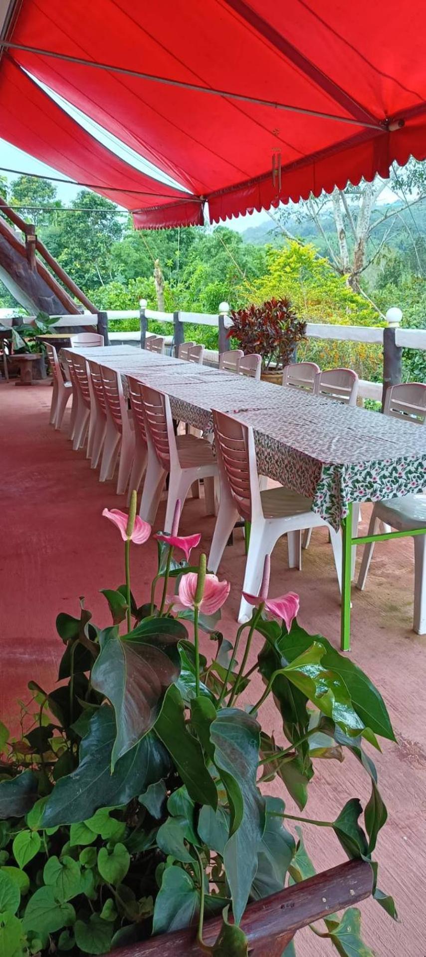 Baan Chuthamanee Resort
