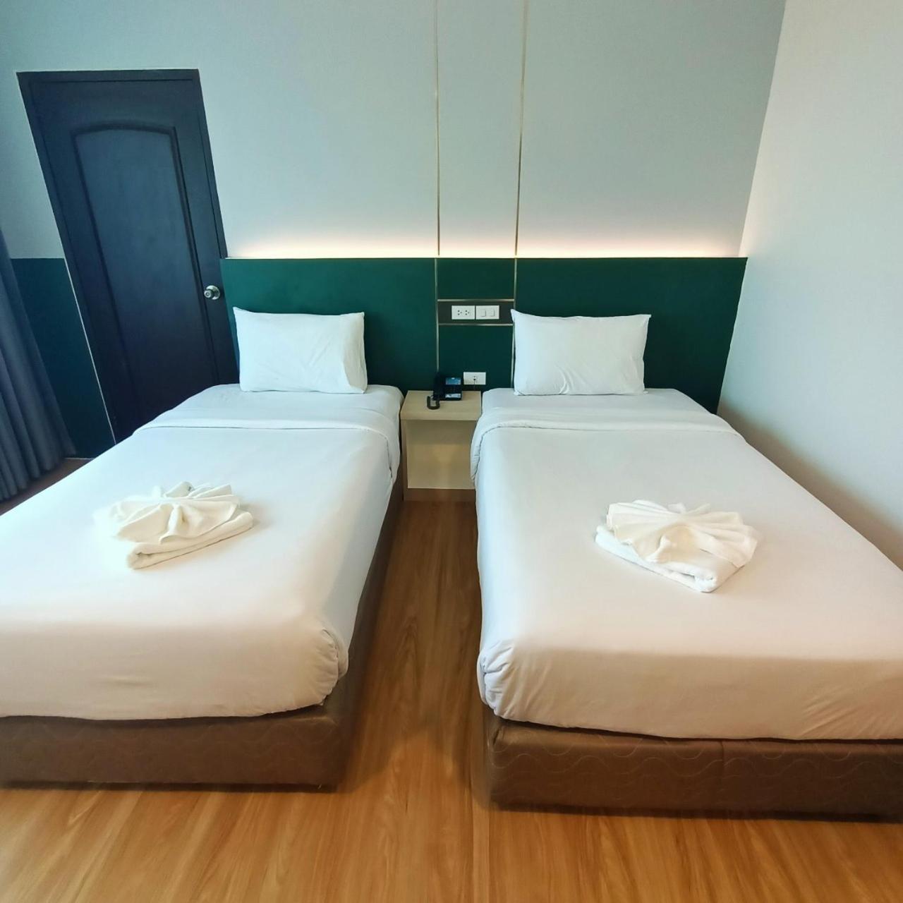 Mayflower Grande Hotel 3*