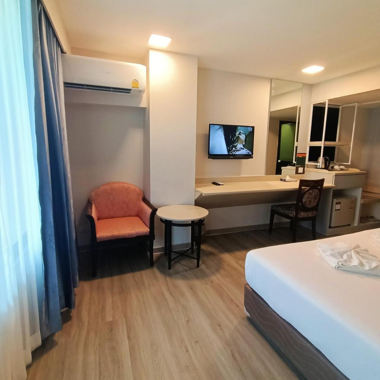Hotel Mayflower Grande