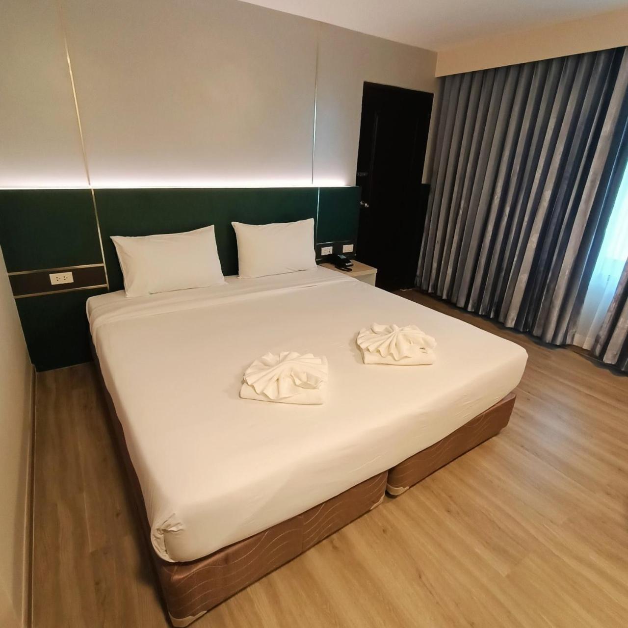 Hotel Mayflower Grande 3*