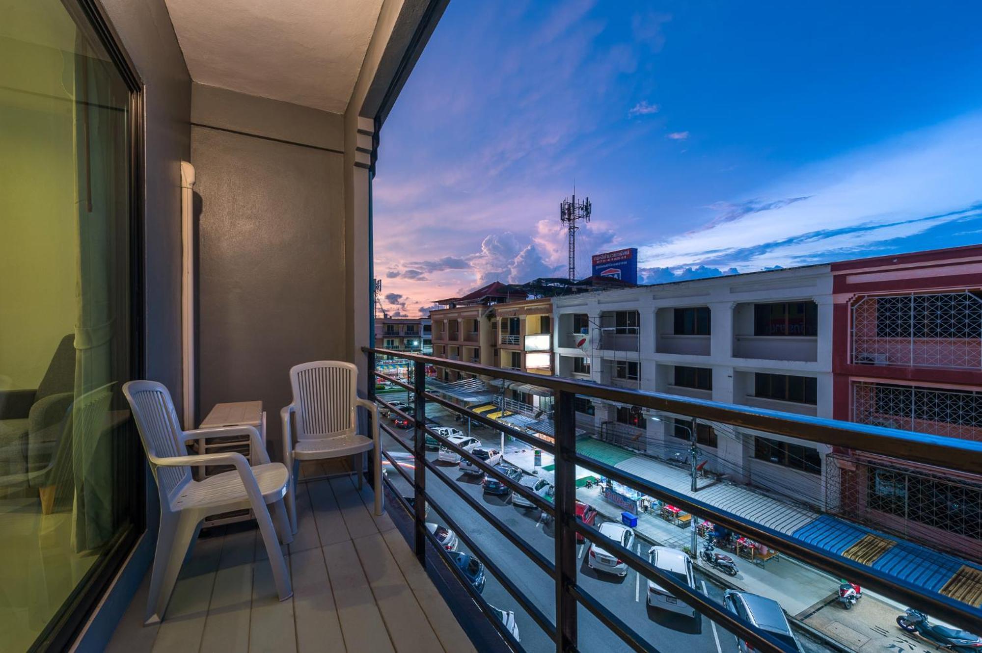 Hotel Tiya House & Cafe